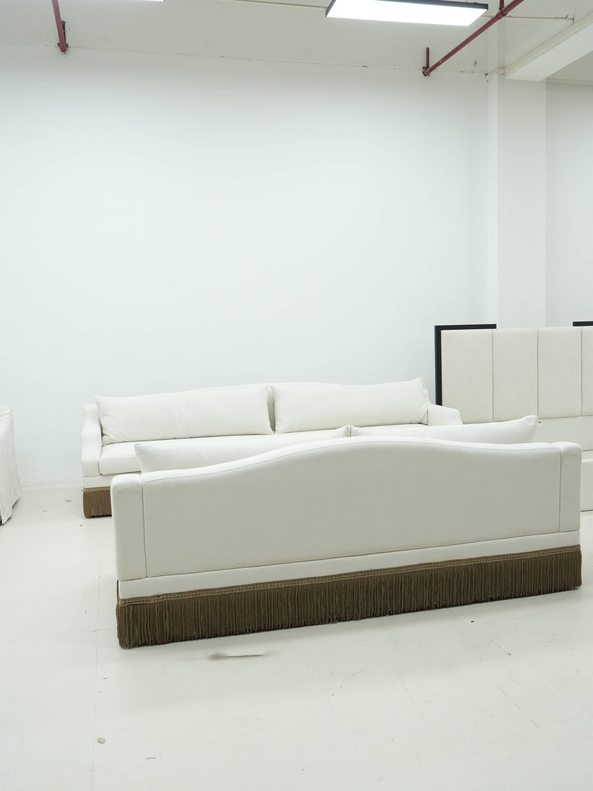 Ivory Fringe Sofa detail image 4