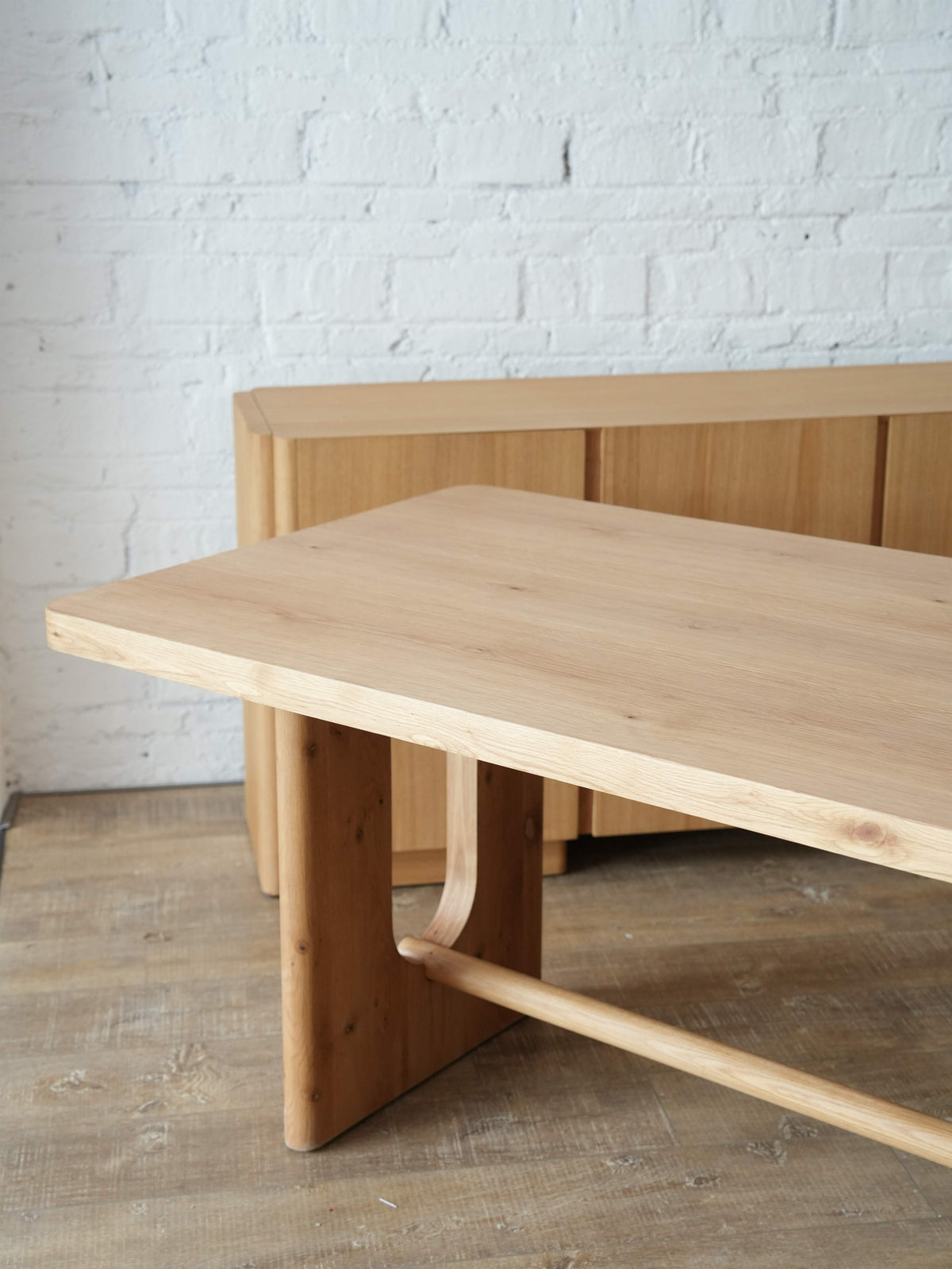 Loop Oak Dining Table detail image 3