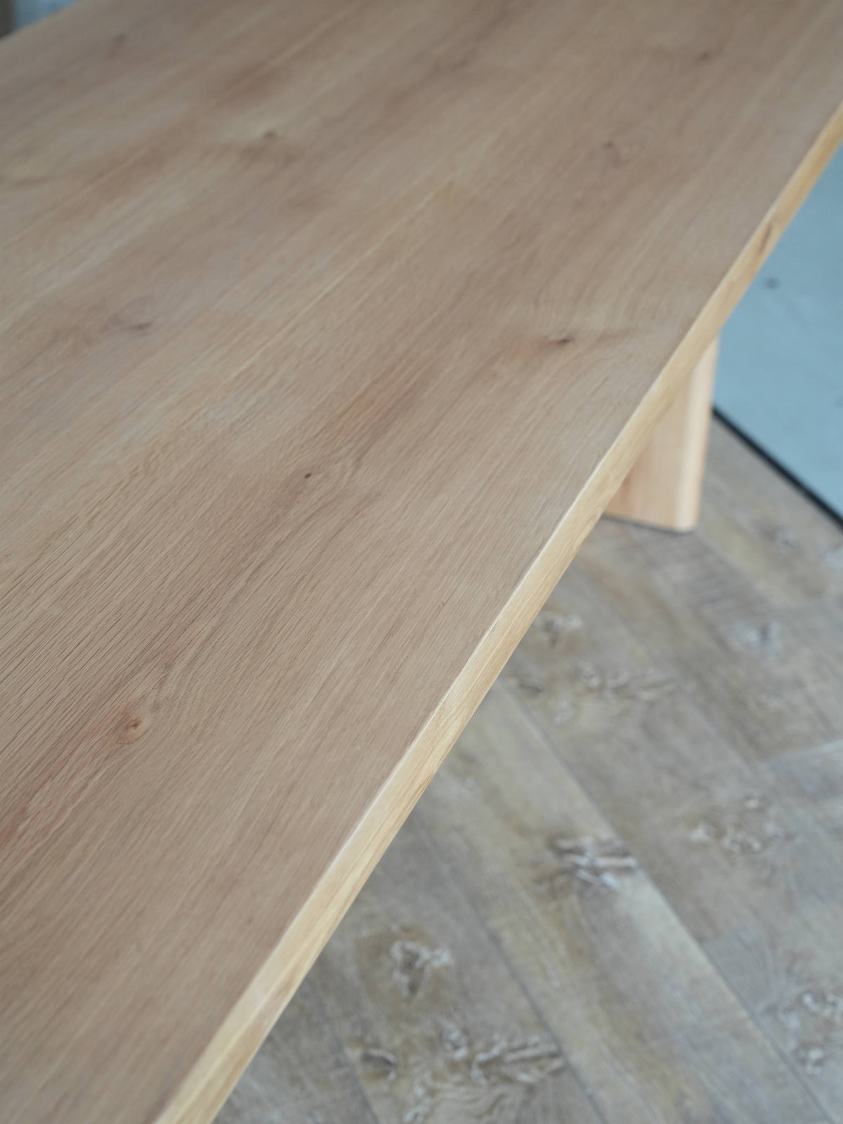 Loop Oak Dining Table detail image 4
