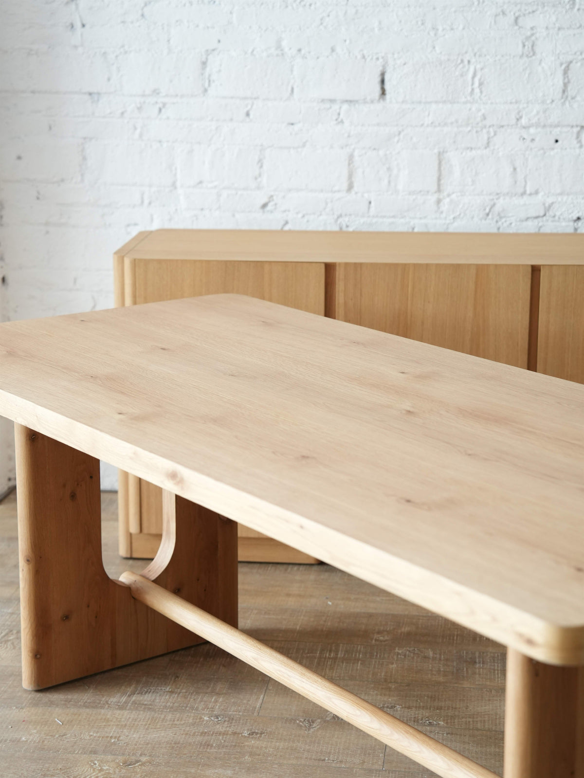 Loop Oak Dining Table detail image 6