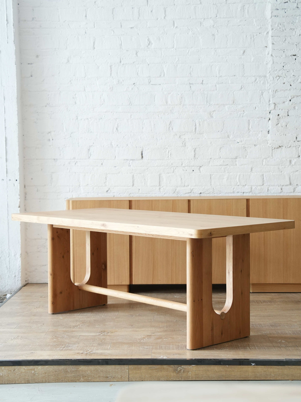 Loop Oak Dining Table detail image 7