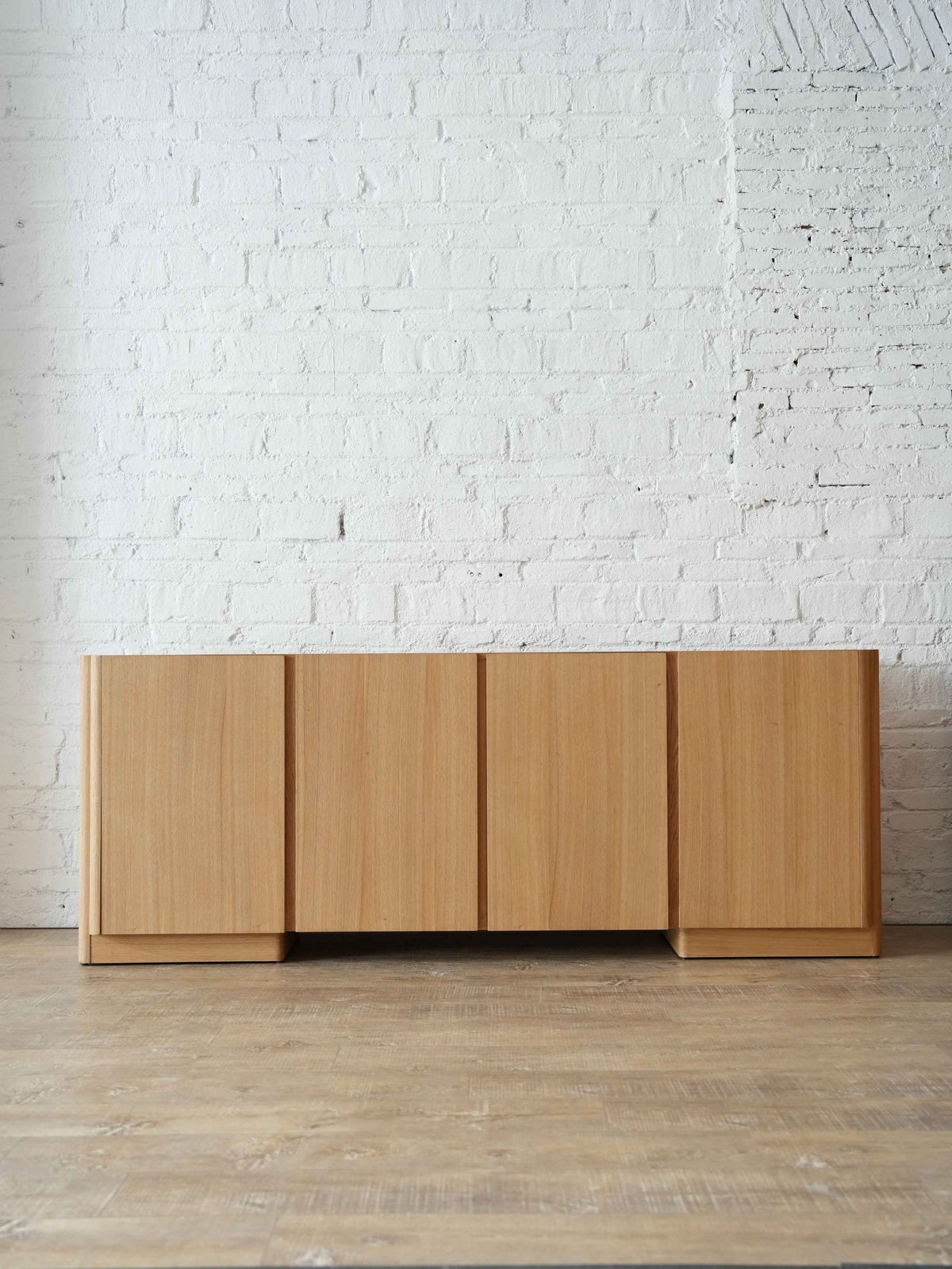 Linear Oak Sideboard detail image 2