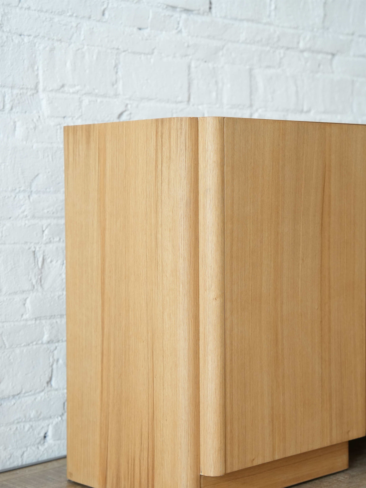 Linear Oak Sideboard detail image 5