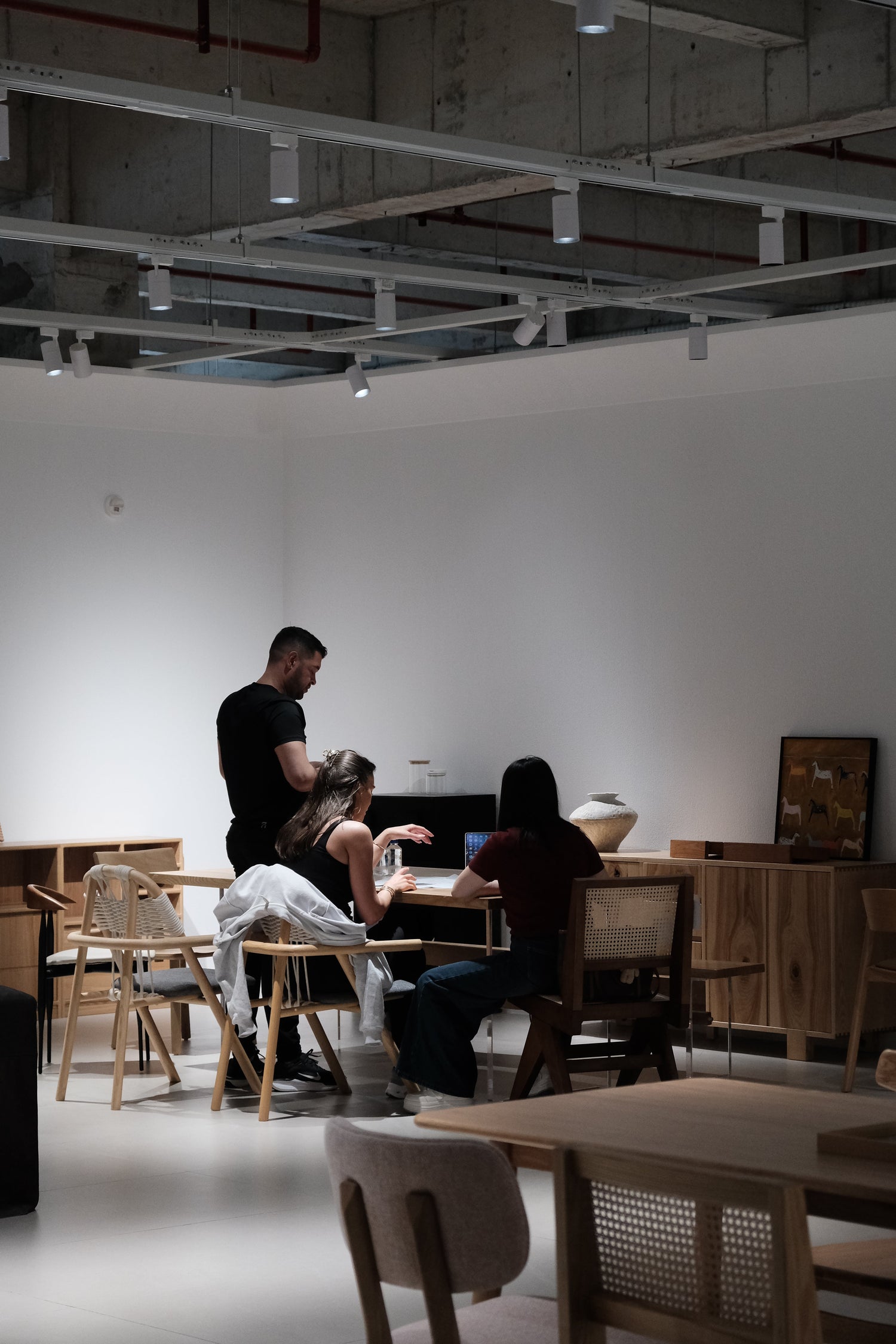 How to Check Custom Furniture Quality Before Shipping from China ？