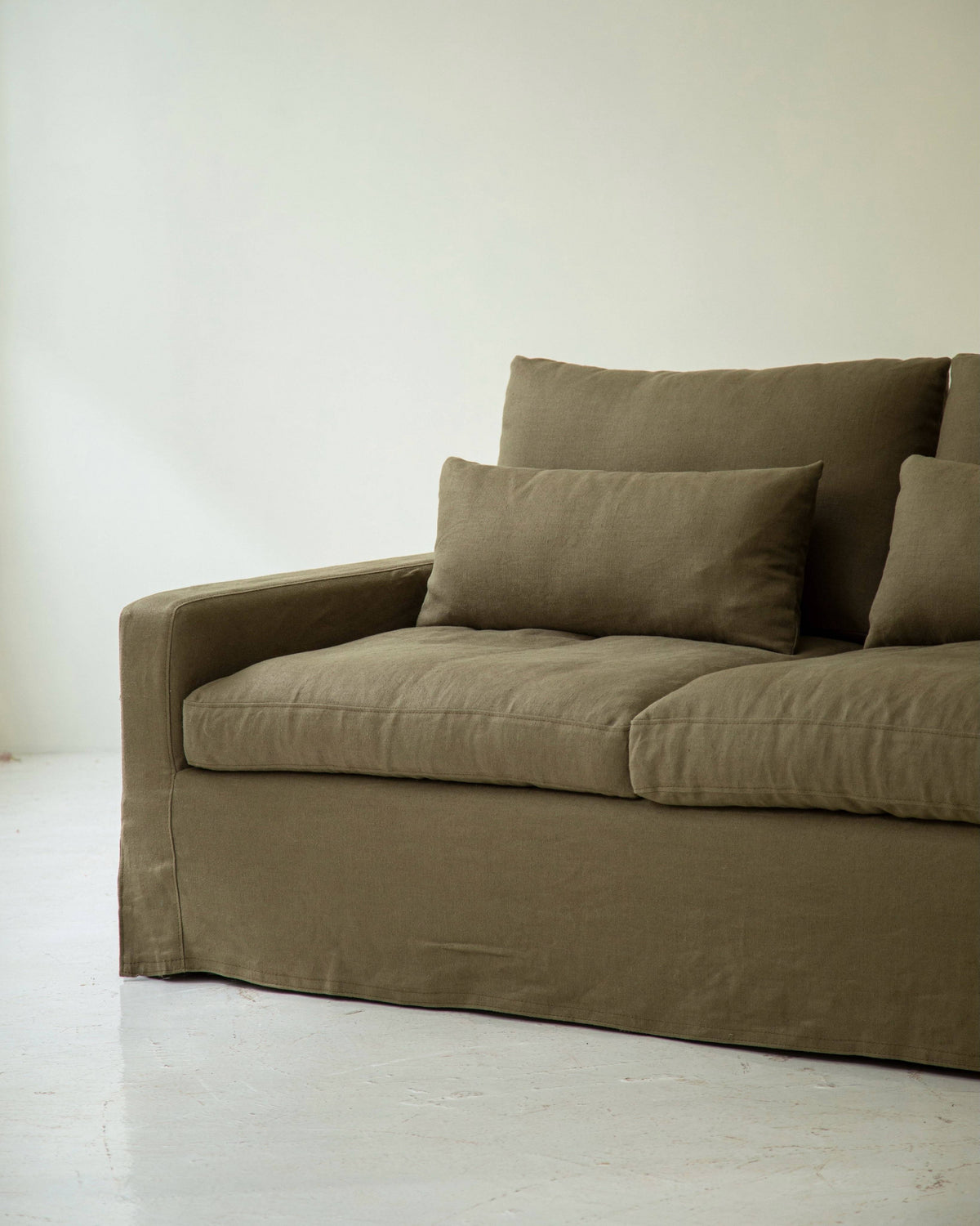 Olive Linen Slipcover Sofa detail image 2