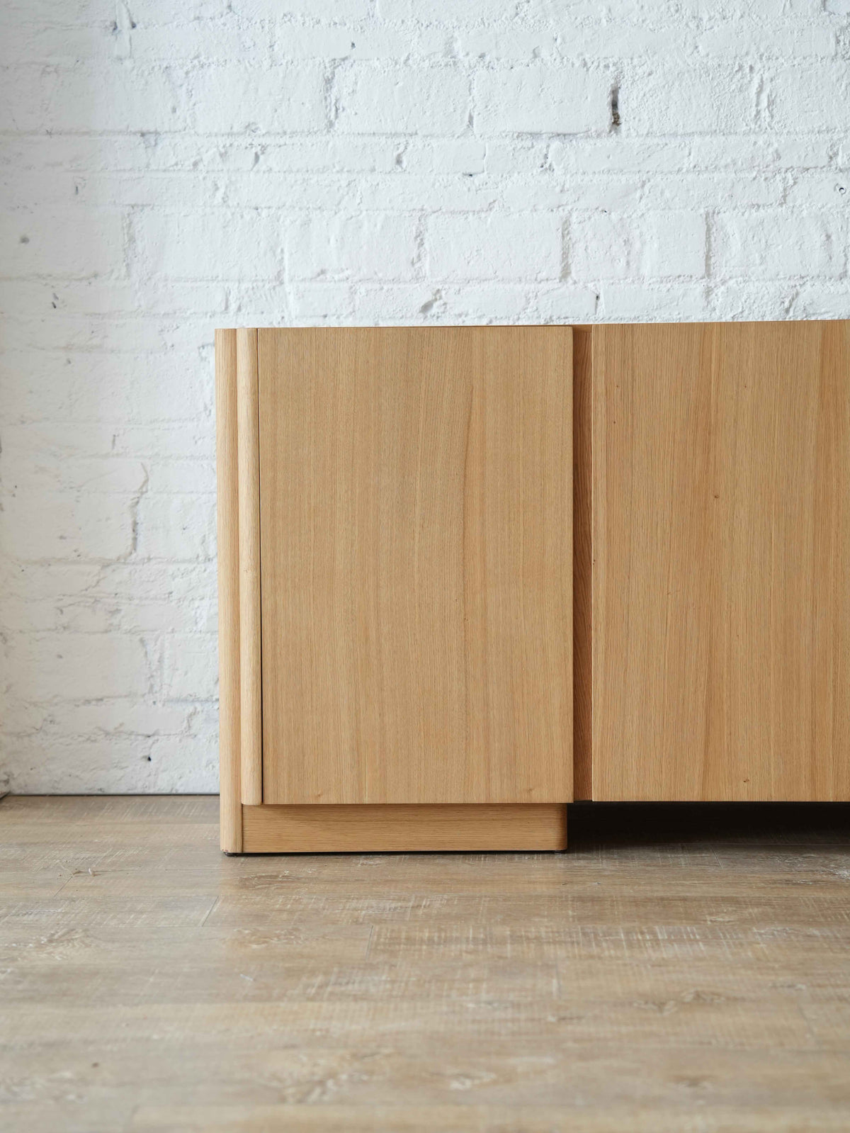 Linear Oak Sideboard detail image 6