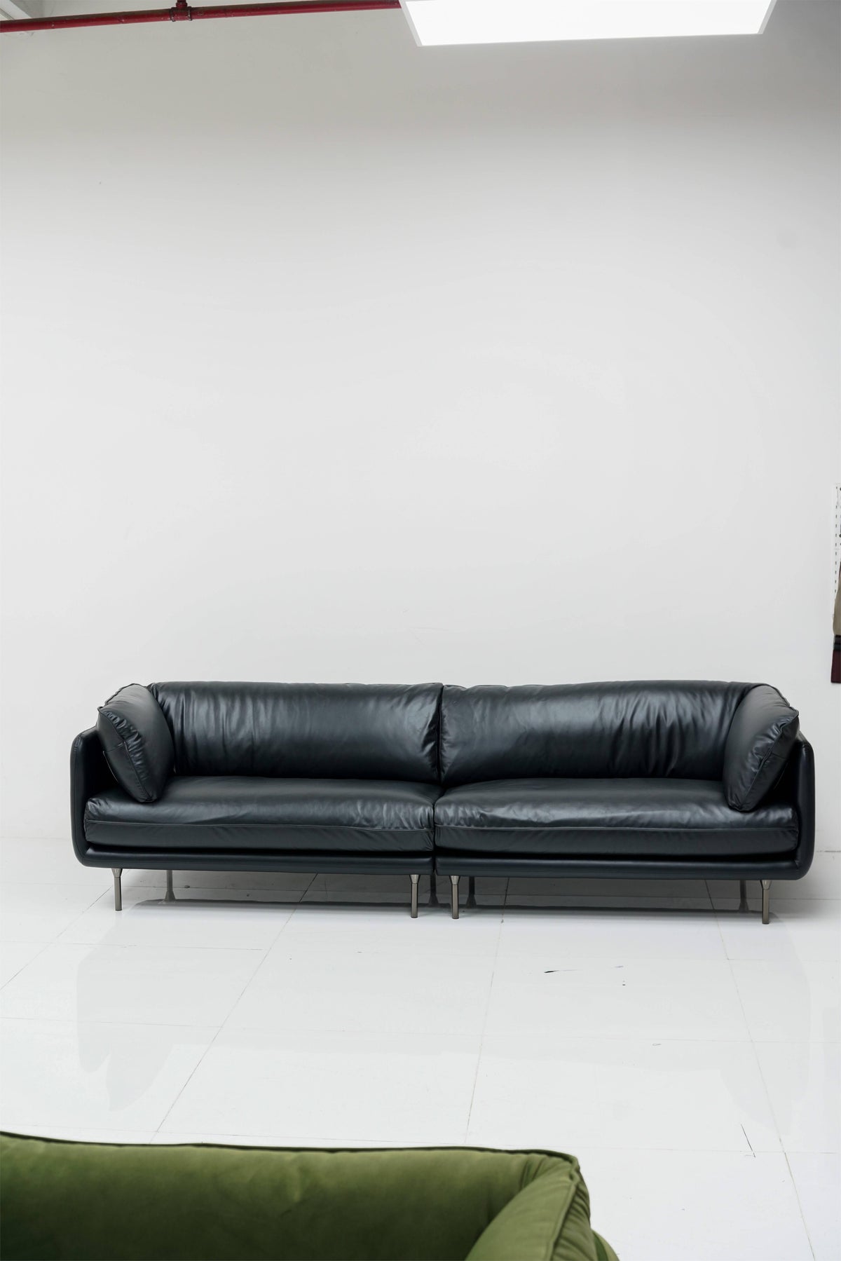 Noir Leather Lounge Sofa detail image 4