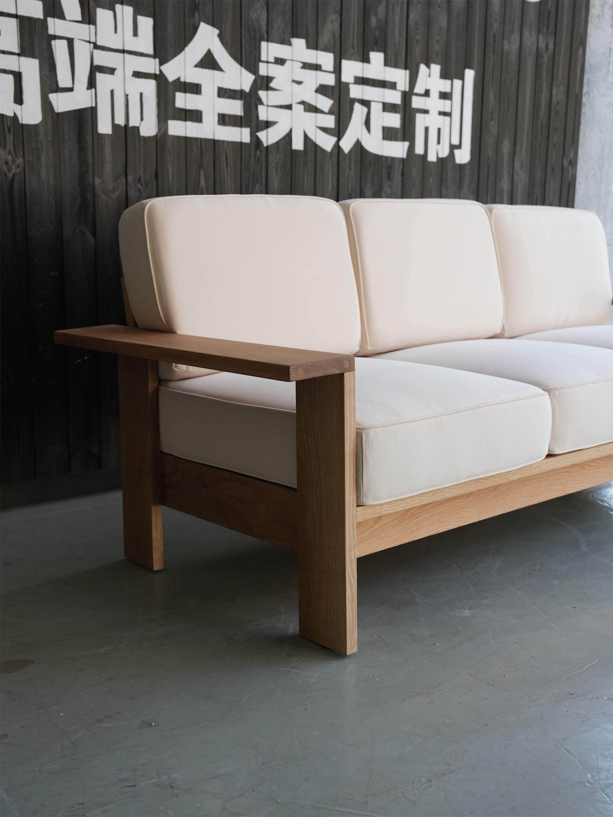 Oak Arm Cushion Sofa detail image 4