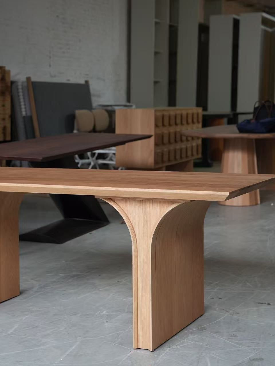 Bridge Oak Dining Table detail image 4
